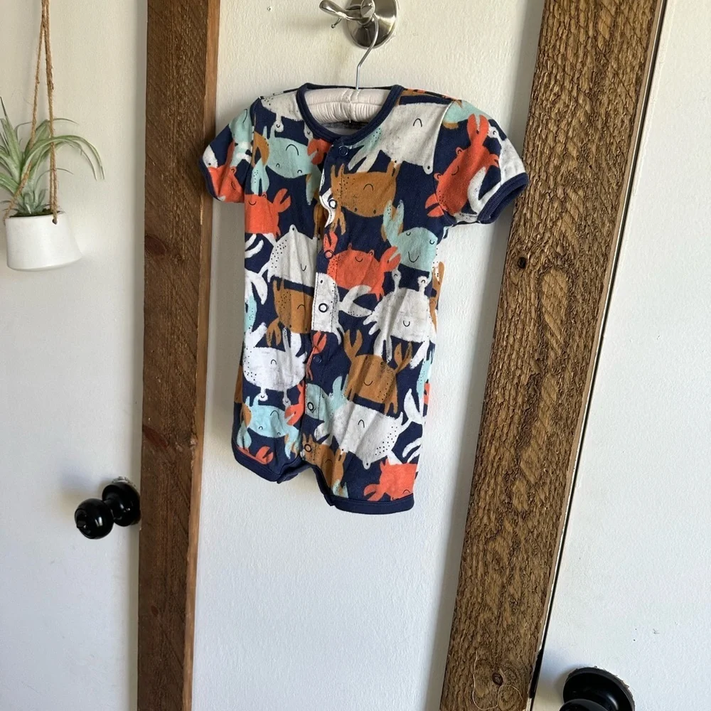 Carter’s 12 Months Baby Boy Vibrant Crab Button Down Romper Super cute
